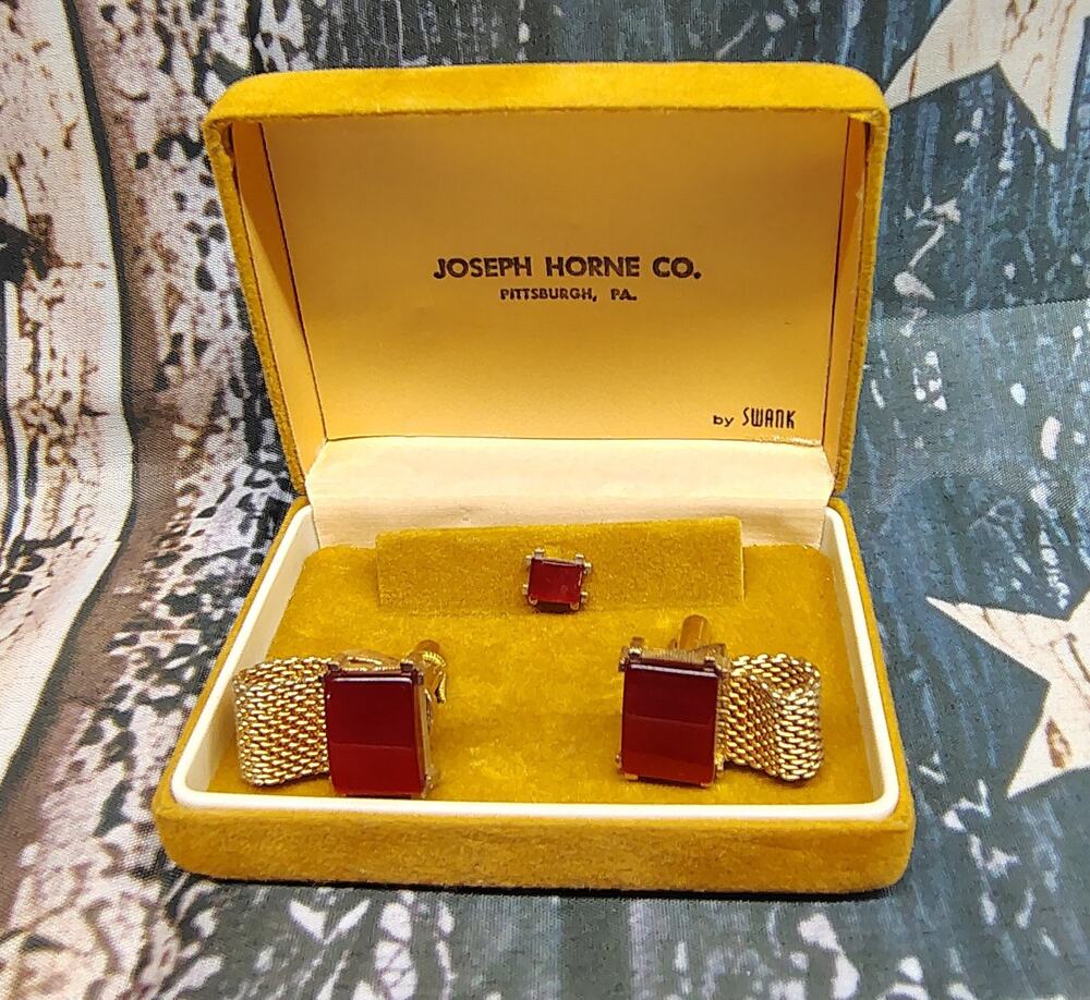 Vintage Red Swank Red Stoned Cufflinks W/ Mesh Wraps & Tie Tac In Original Box